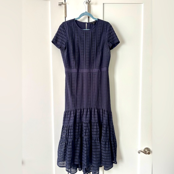 Elegant and Airy Banana Republic Navy Dress - Picture 1 of 2